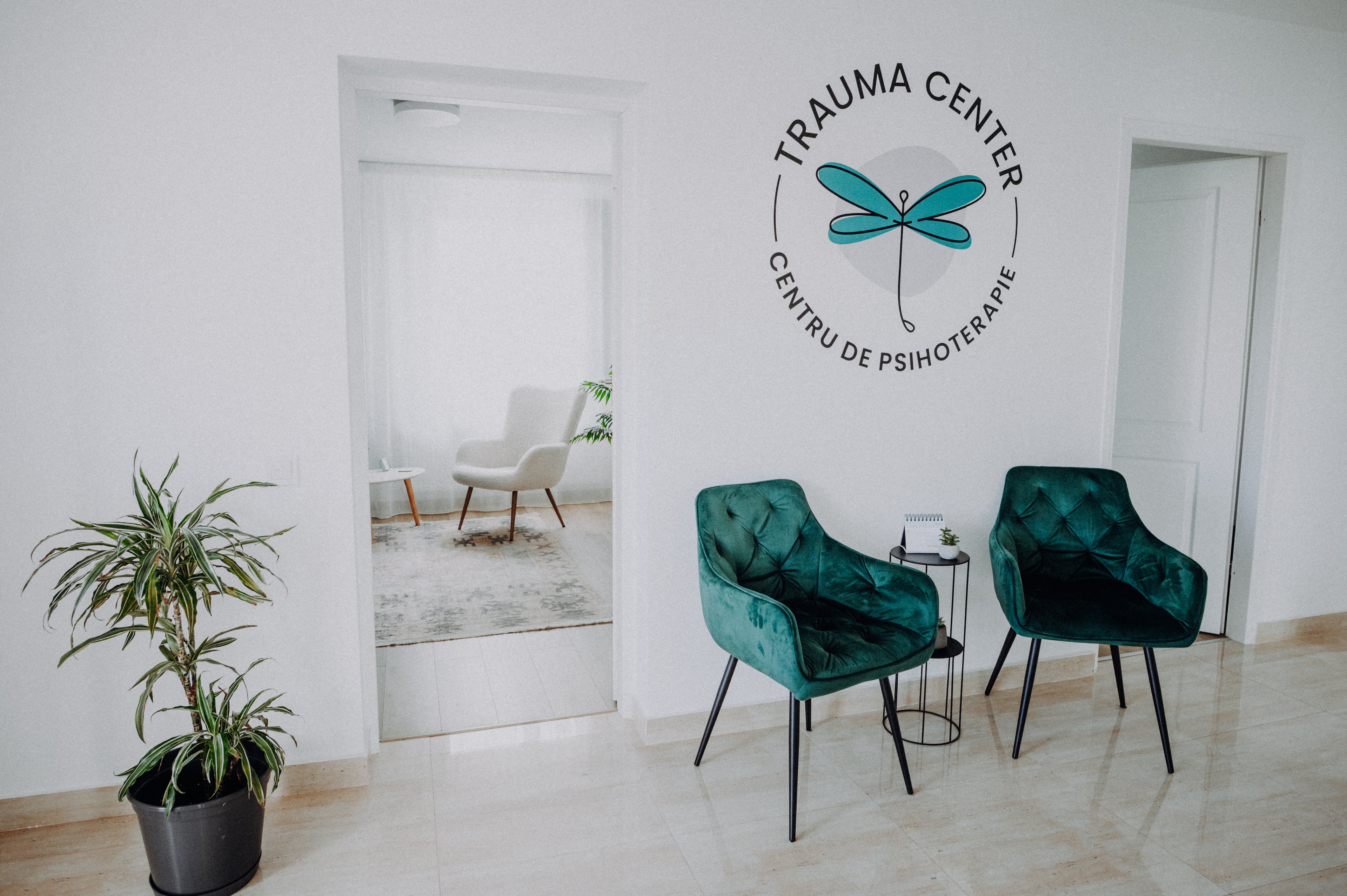 Cabinet de psihoterapie luminos în cadrul Trauma Center